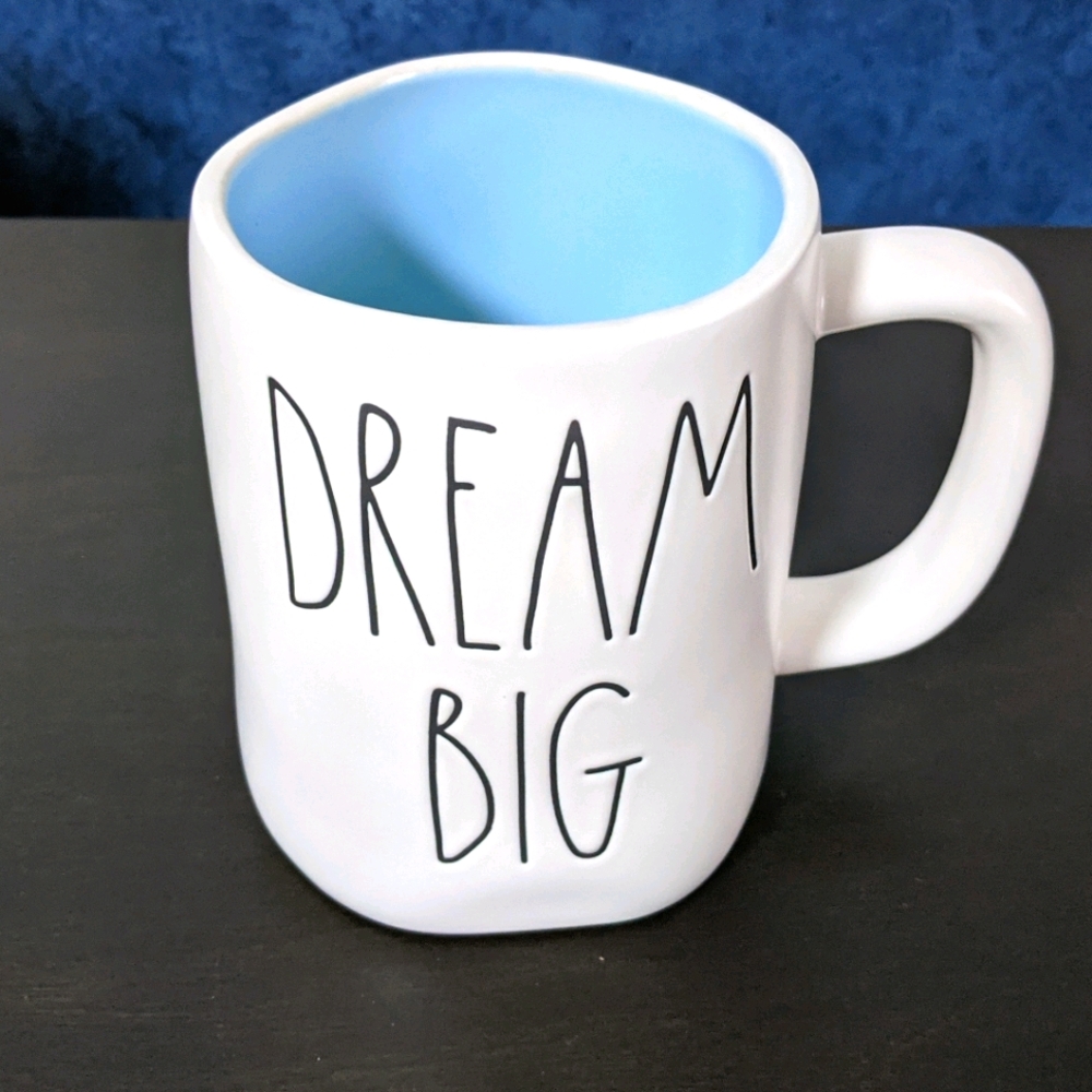 🆕Rae Dunn DREAM BIG Mug